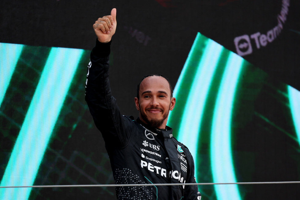 Hamilton får Ferrari-debuten om to uker