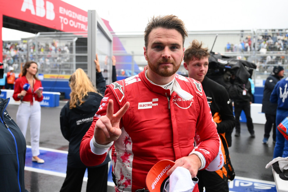 Oliver Rowland seiler mot VM-tittelen